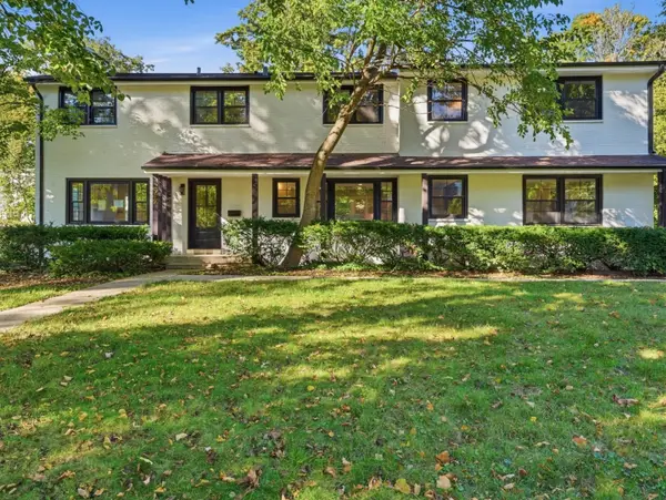 542 E Prospect Avenue, Lake Bluff, IL 60044