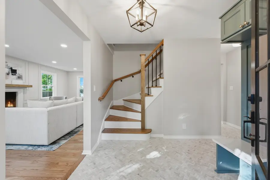 542 E Prospect Avenue, Lake Bluff, IL 60044 - #3