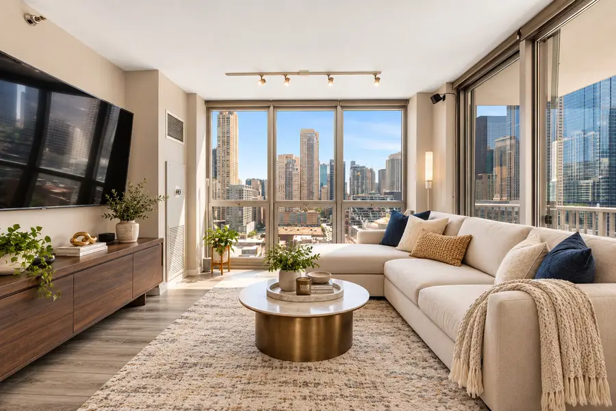 200 W Grand Avenue #1801, Chicago, IL 60654 - #2