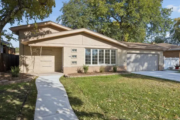 5504 Oak Center Drive, Oak Lawn, IL 60453