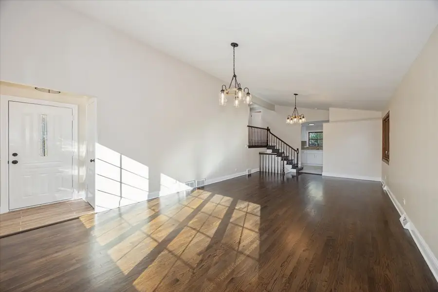5504 Oak Center Drive, Oak Lawn, IL 60453 - #3