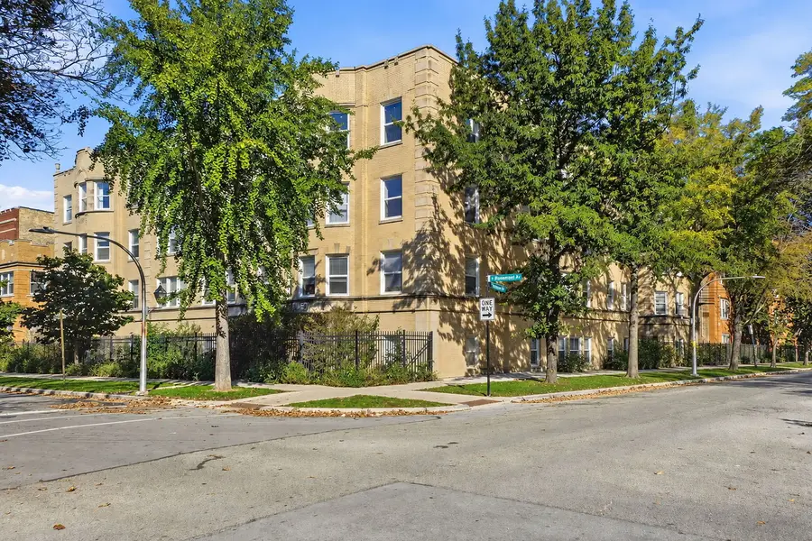 6305 N Claremont Avenue #1, Chicago, IL 60659 - #2