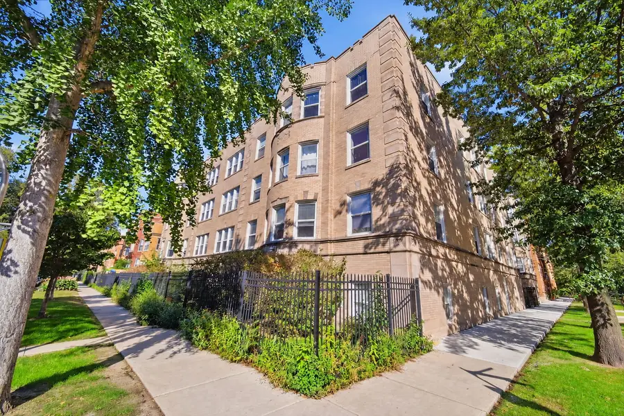 6305 N Claremont Avenue #1, Chicago, IL 60659 - #3