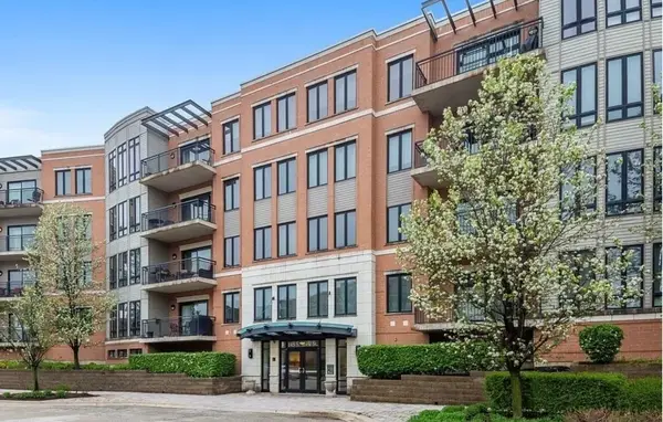 145 S York Street #328, Elmhurst, IL 60126