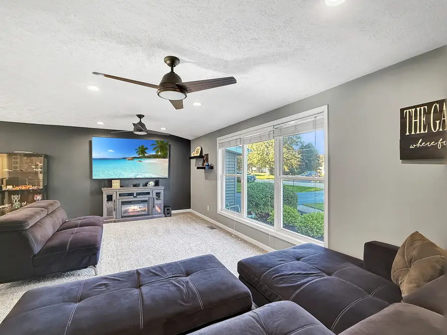 6011 Stevens Street, Byron, IL 61010 - #2