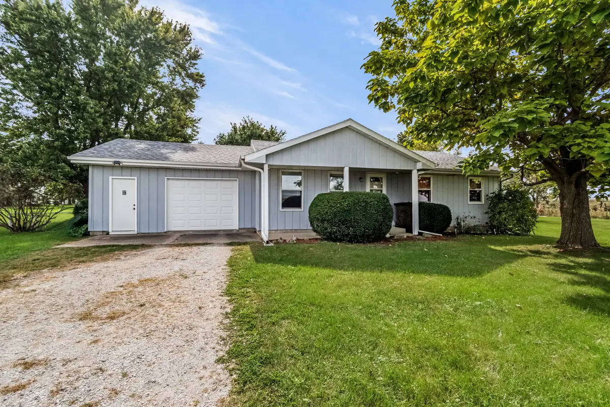 812 W 3rd Street, Gilman, IL 60938 - #1