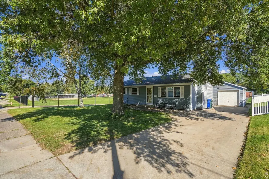 1925 N Elsie Avenue, Davenport, IA 52804 - #2