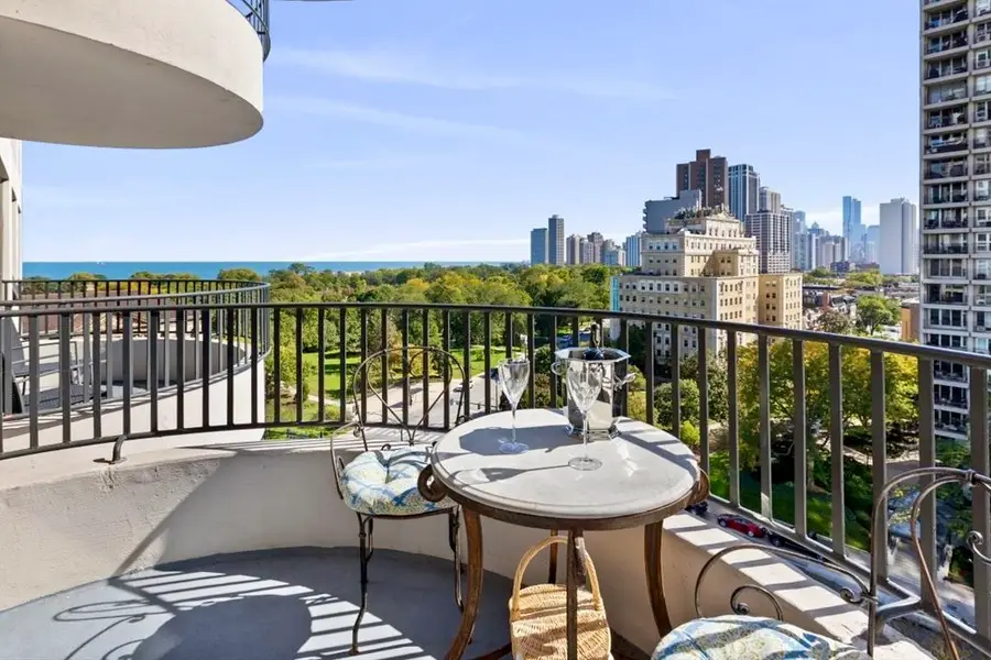 2020 N Lincoln Park West #9J, Chicago, IL 60614 - #3