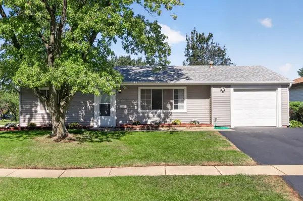 1622 W Celebrity Circle, Hanover Park, IL 60133