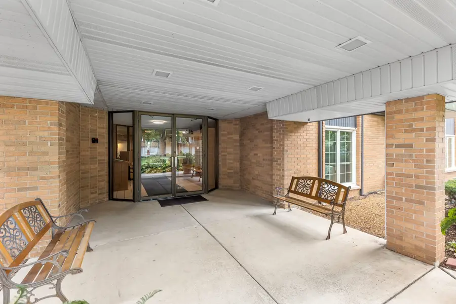 445 N Park Boulevard #2C, Glen Ellyn, IL 60137 - #2