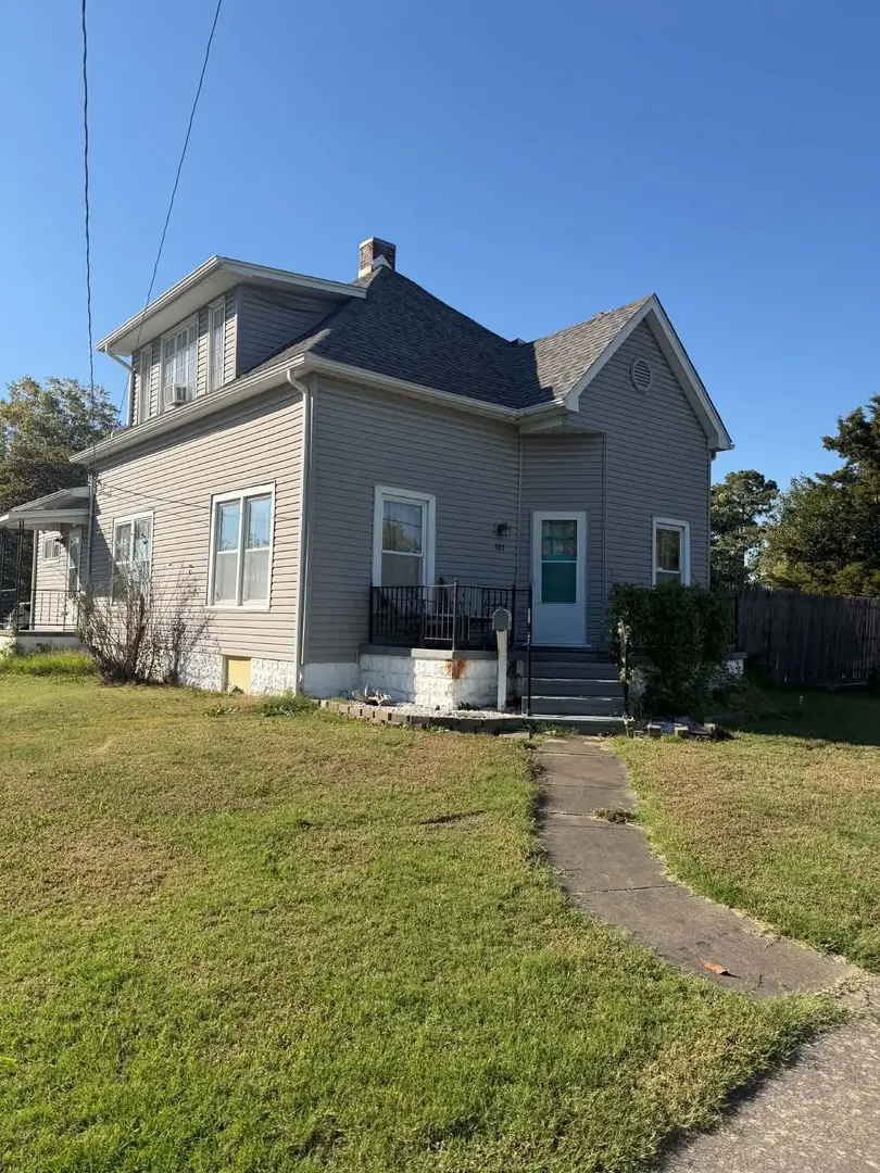 301 N State Street, Christopher, IL 62822 - #1