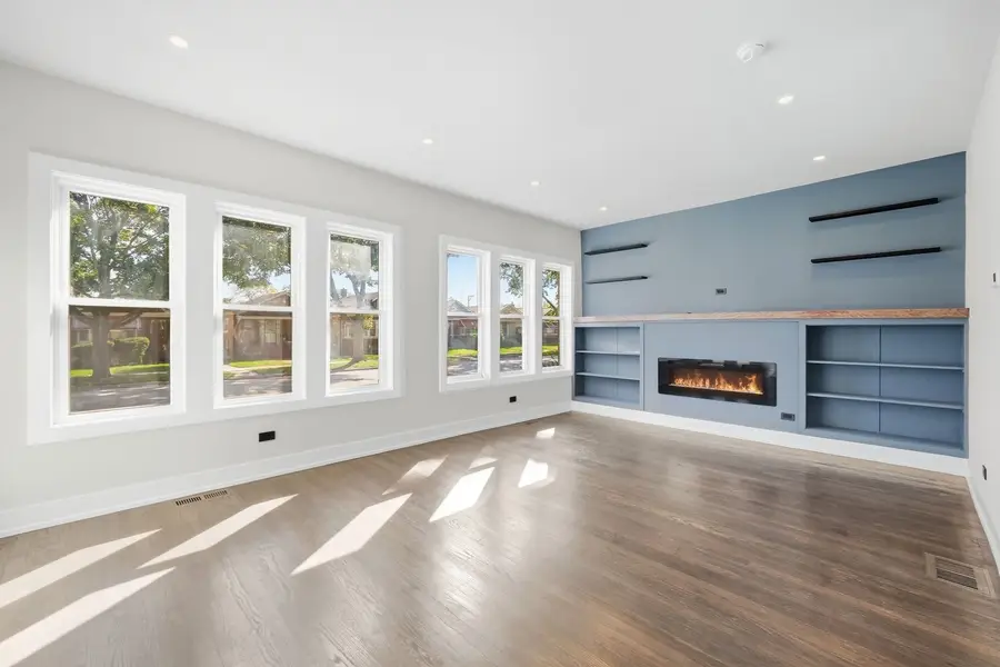 8718 S Euclid Avenue, Chicago, IL 60617 - #3
