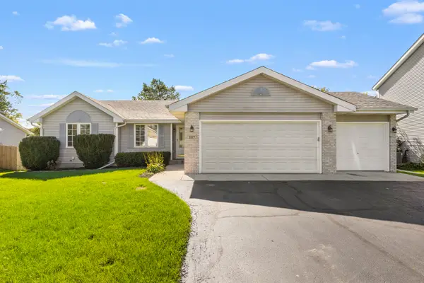 307 White Oak Drive, Poplar Grove, IL 61065