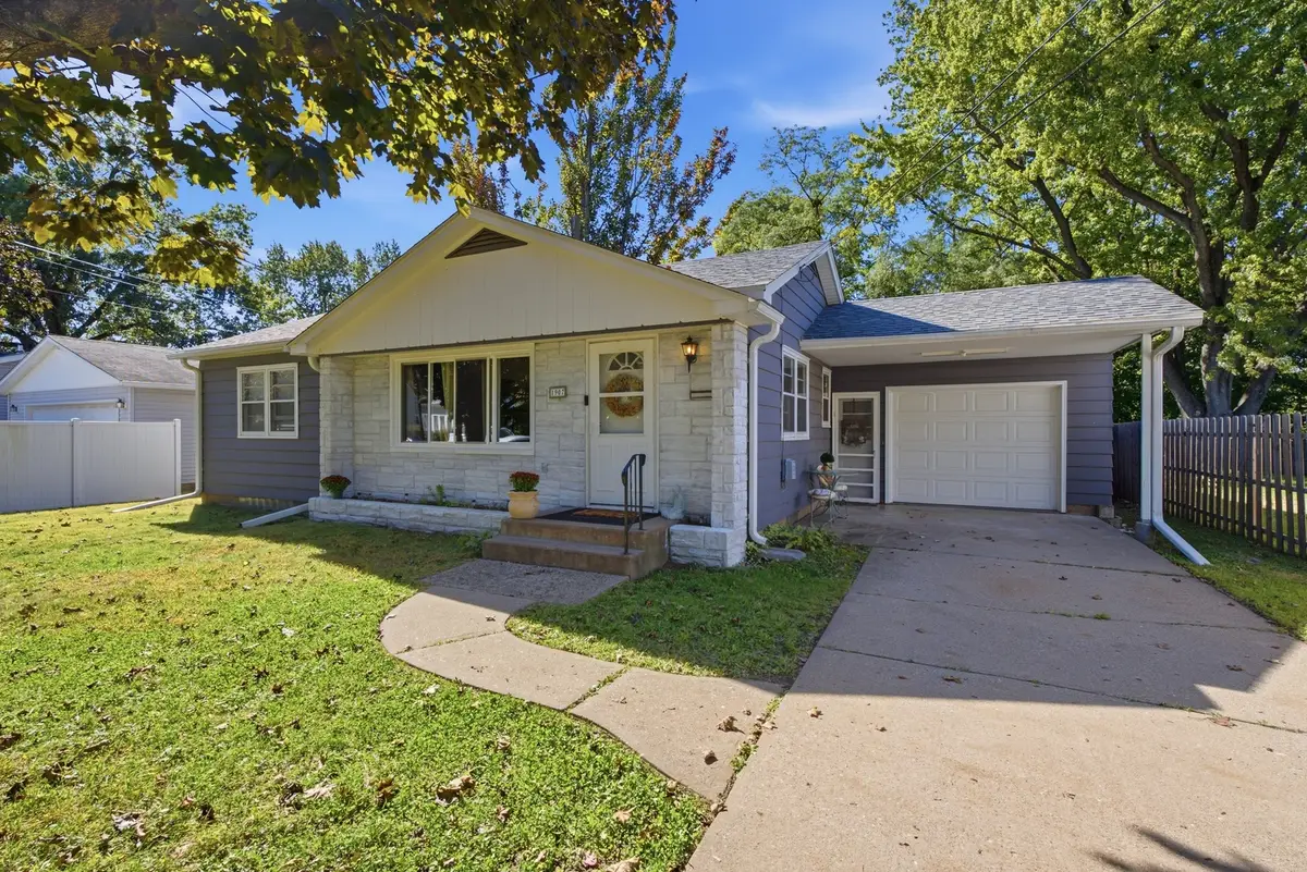 1907 4th Street A, East Moline, IL 61244 - #1