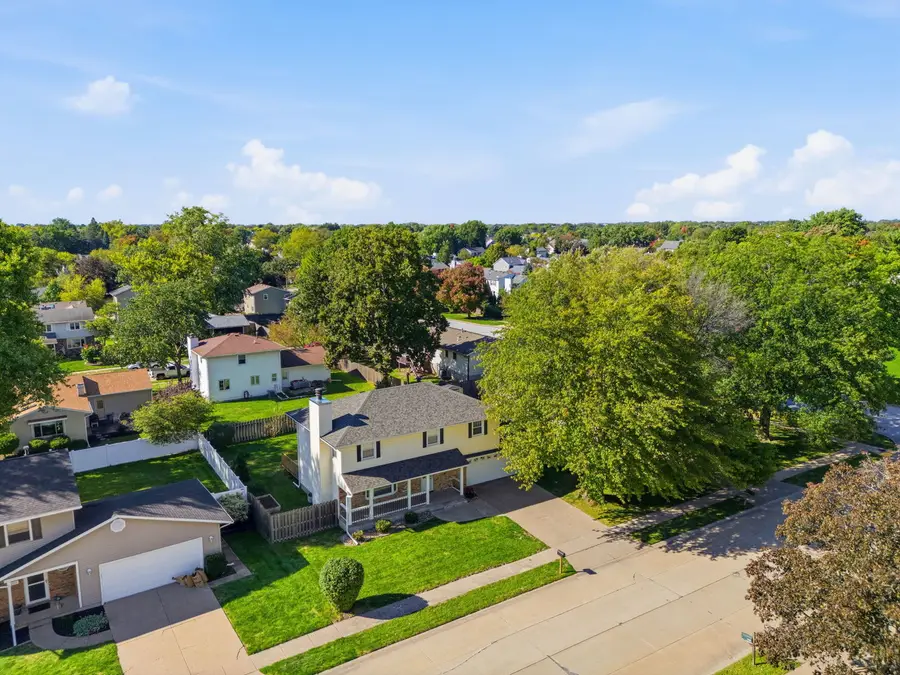 4480 Montclair Court, Bettendorf, IA 52722 - #3
