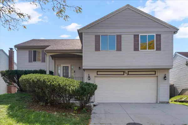 223 Augusta Drive, Vernon Hills, IL 60061