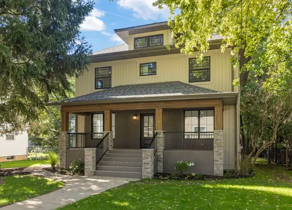 122 N Oakwood Avenue, West Chicago, IL 60185