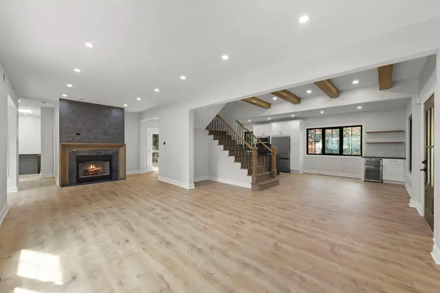 122 N Oakwood Avenue, West Chicago, IL 60185 - #3