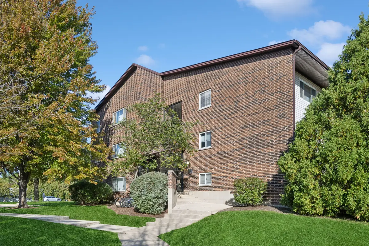 660 Perrie Drive #201, Elk Grove Village, IL 60007 - #1