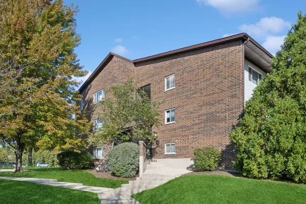 660 Perrie Drive #201, Elk Grove Village, IL 60007