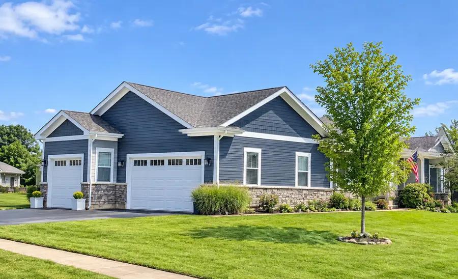 560 N Oak Street, Hinckley, IL 60520 - #3