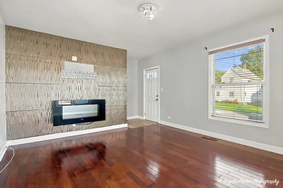 407 4th Street, Waukegan, IL 60085 - #2