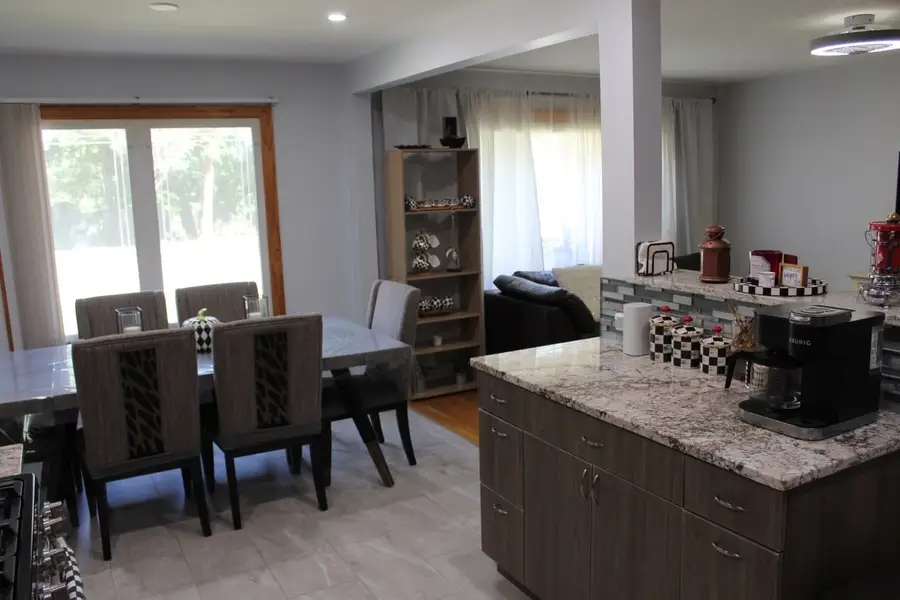 4253 W Devon Avenue, Chicago, IL 60646 - #3