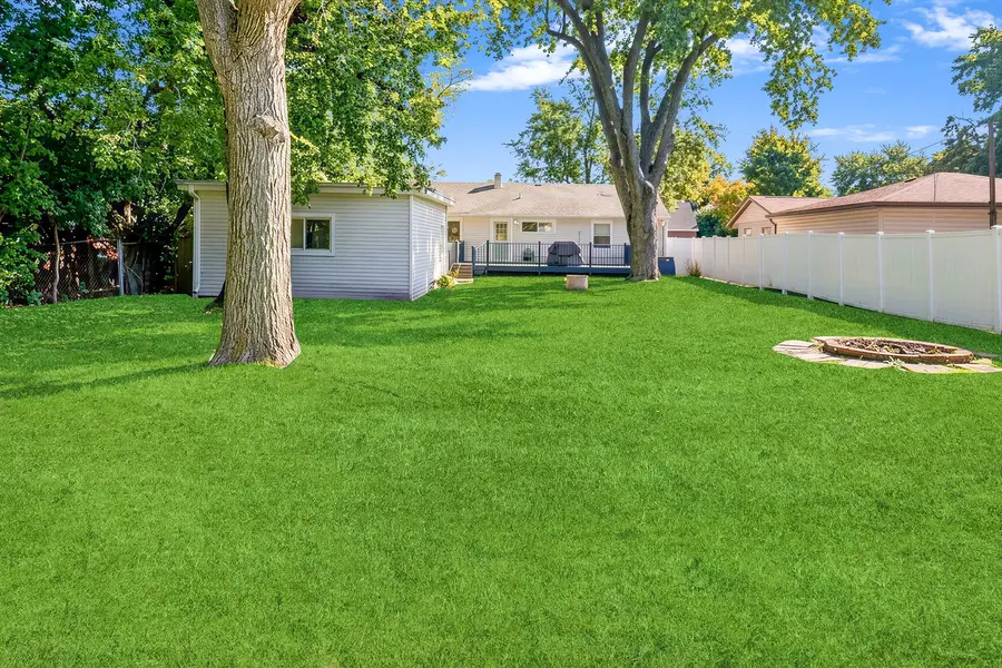1324 Hamilton Avenue, Elmhurst, IL 60126 - #2