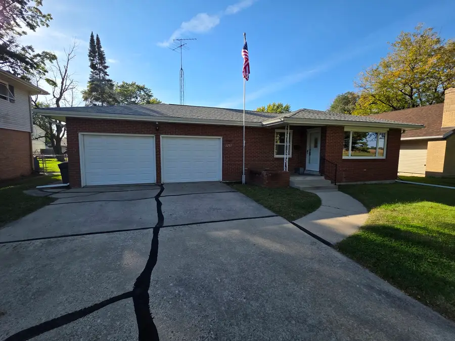 2207 16th Avenue, Sterling, IL 61081 - #2