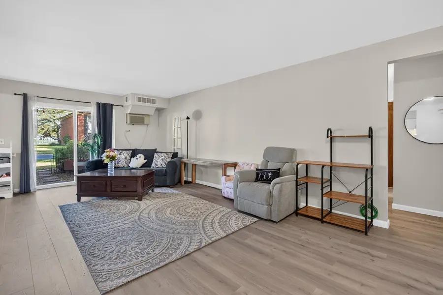 2407 E Brandenberry Court #1L, Arlington Heights, IL 60004 - #3