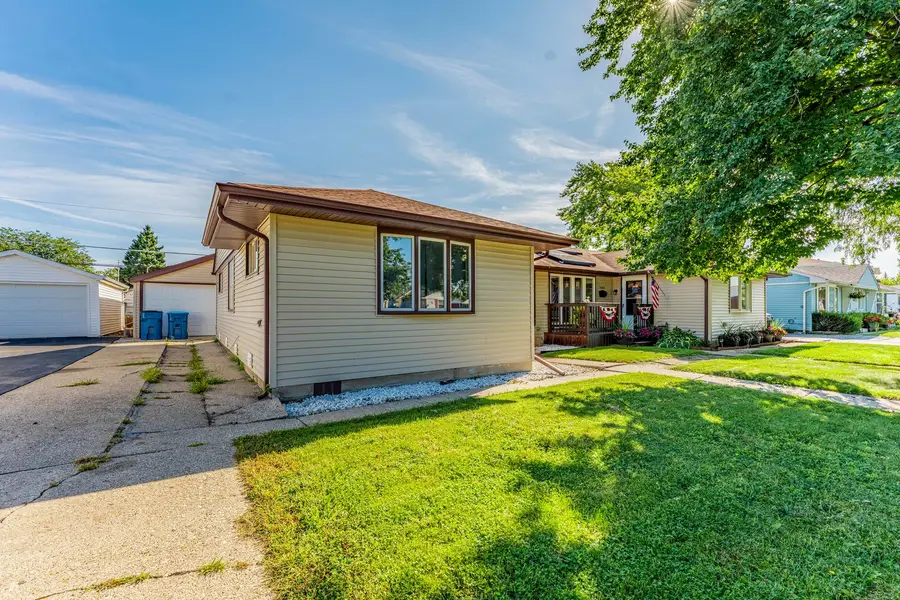 8801 S Kilbourn Avenue, Hometown, IL 60456 - #3