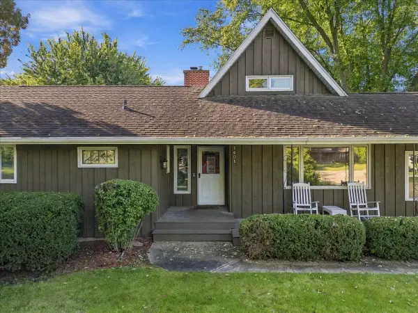 1401 E 28th Street, Sterling, IL 61081