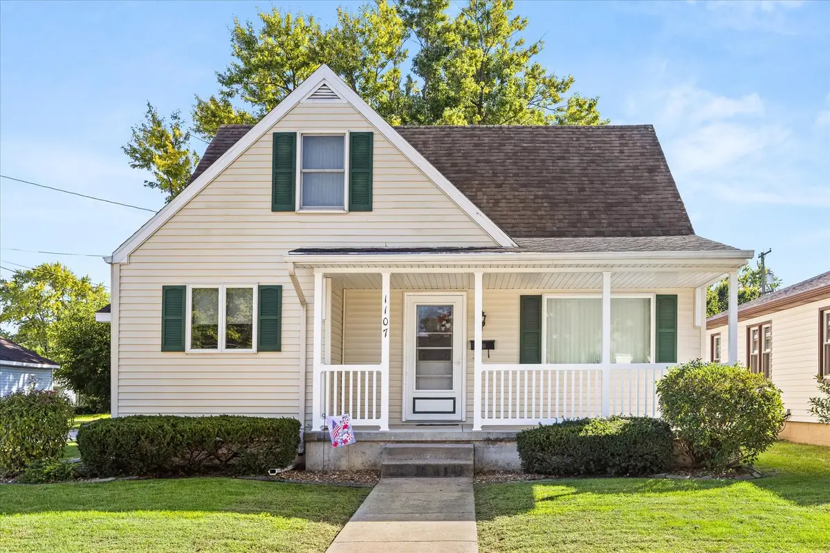 1107 W Bridge Street, Streator, IL 61364 - #1