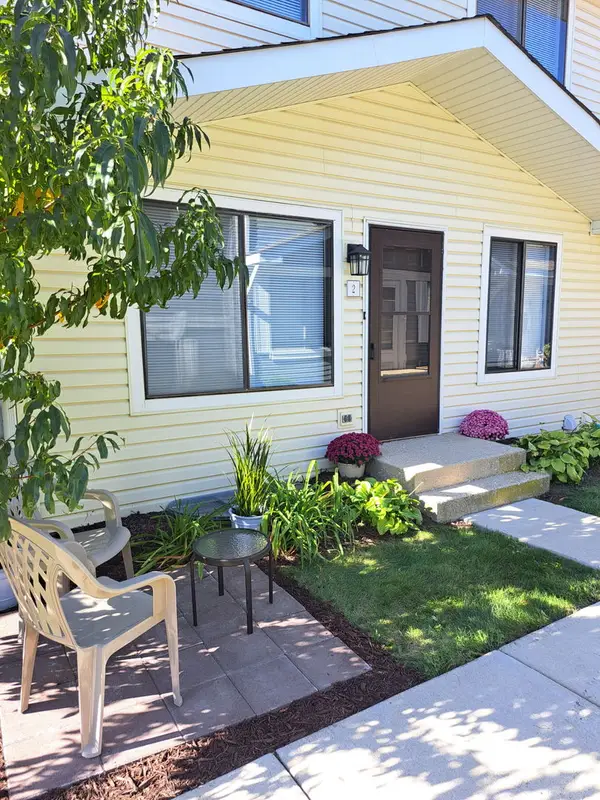 2s759 Winchester Circle #2, Warrenville, IL 60555