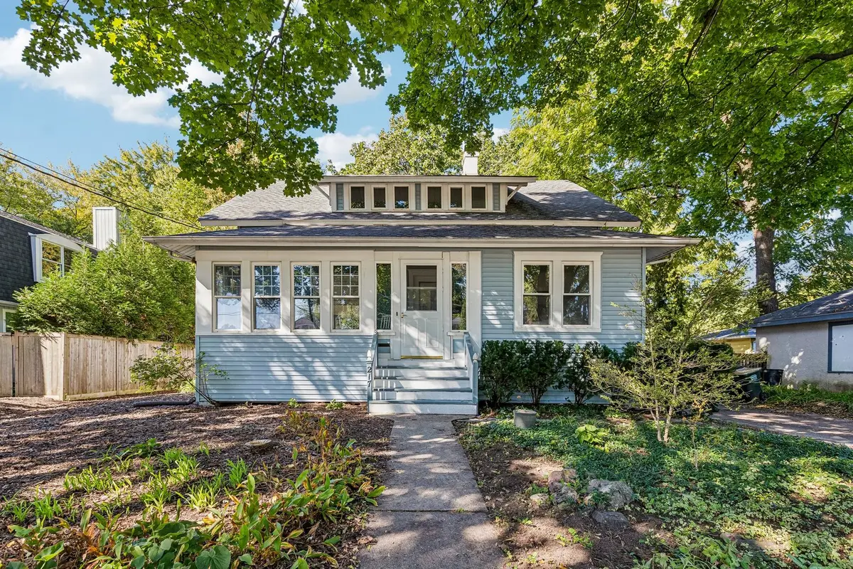 217 Prairie Avenue, Libertyville, IL 60048 - #1