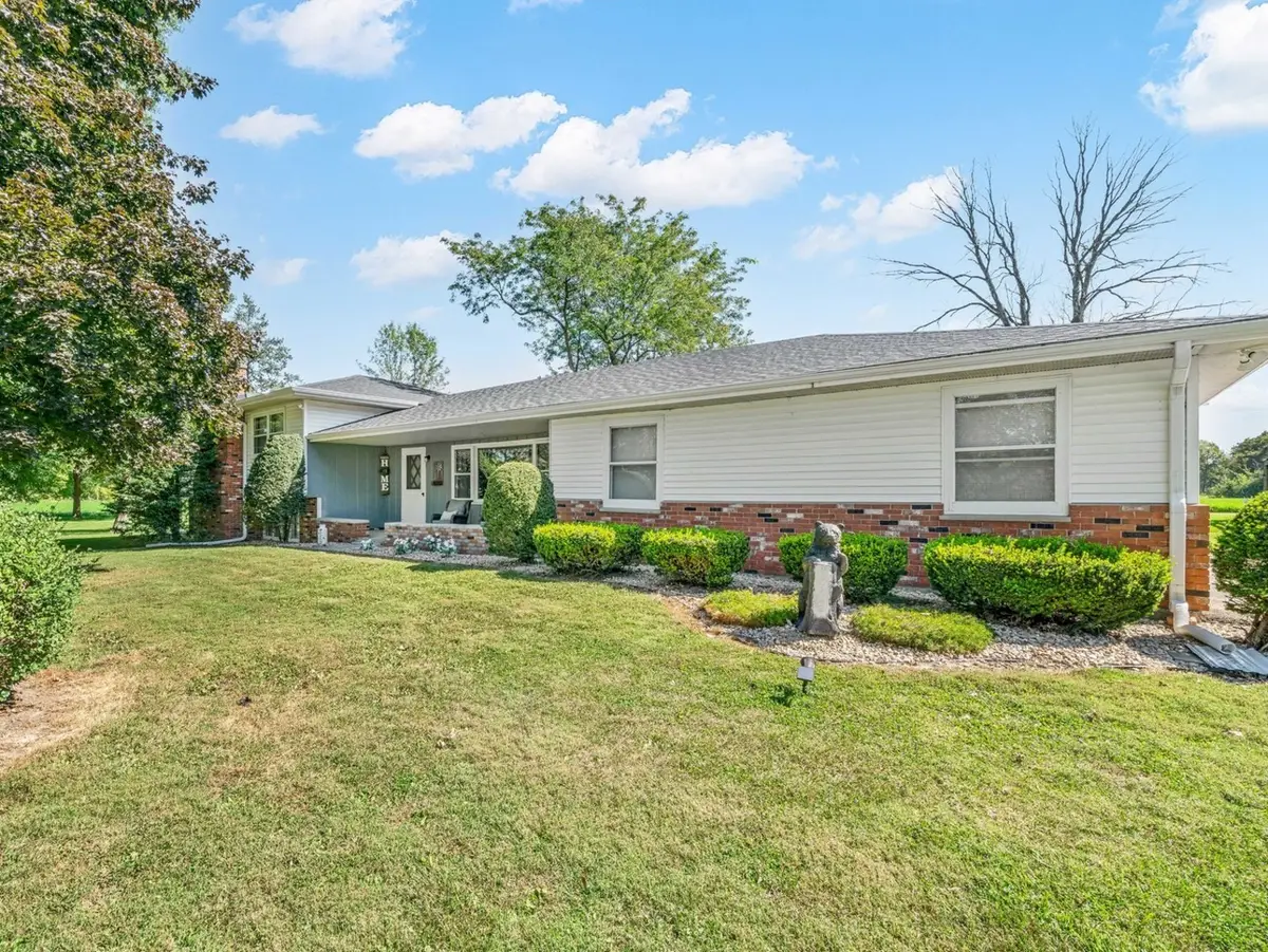 3918 E 550th Road, Mendota, IL 61342 - #1