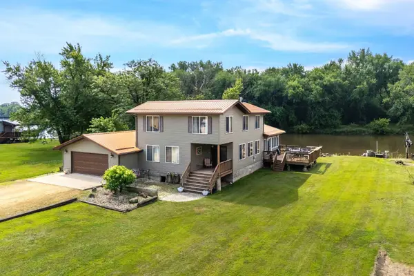 18599 317th Street, Long Grove, IA 52756