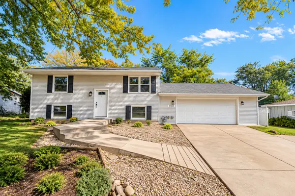 1404 Eastwood Lane, McHenry, IL 60051
