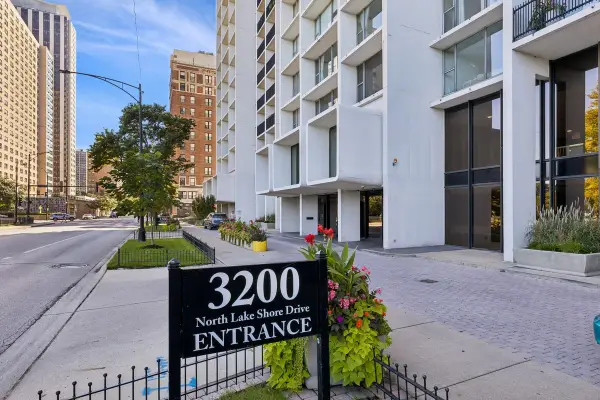 3200 N Lake Shore Drive #2402, Chicago, IL 60657
