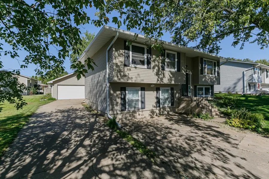334 W 64th Street, Davenport, IA 52806 - #2