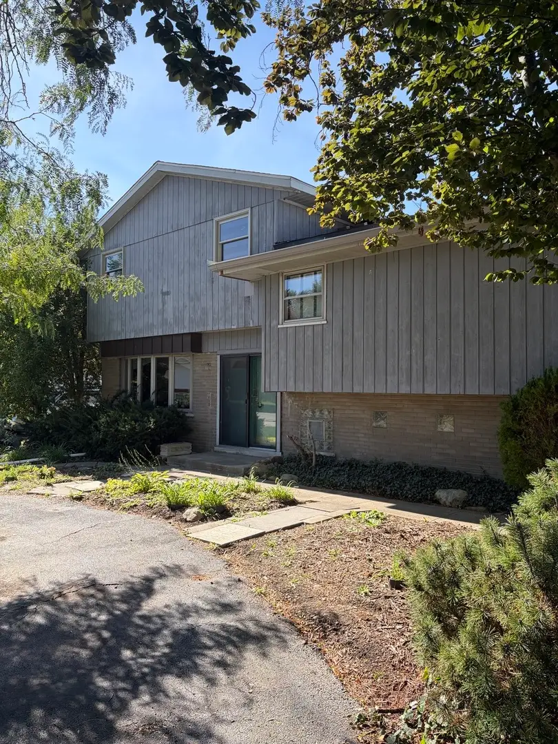 8408 Neenah Avenue, Burbank, IL 60459 - #3