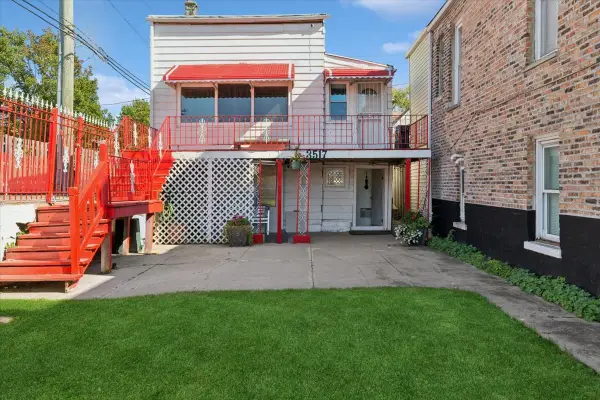 3517 S Damen Avenue, Chicago, IL 60609