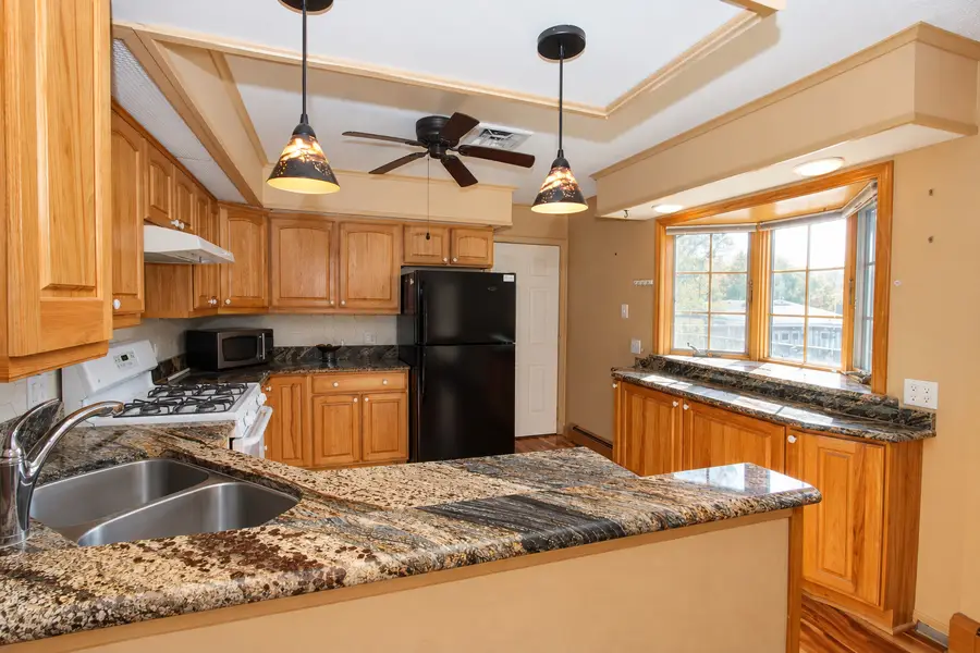 135 Hickory Road, Lake In The Hills, IL 60156 - #3