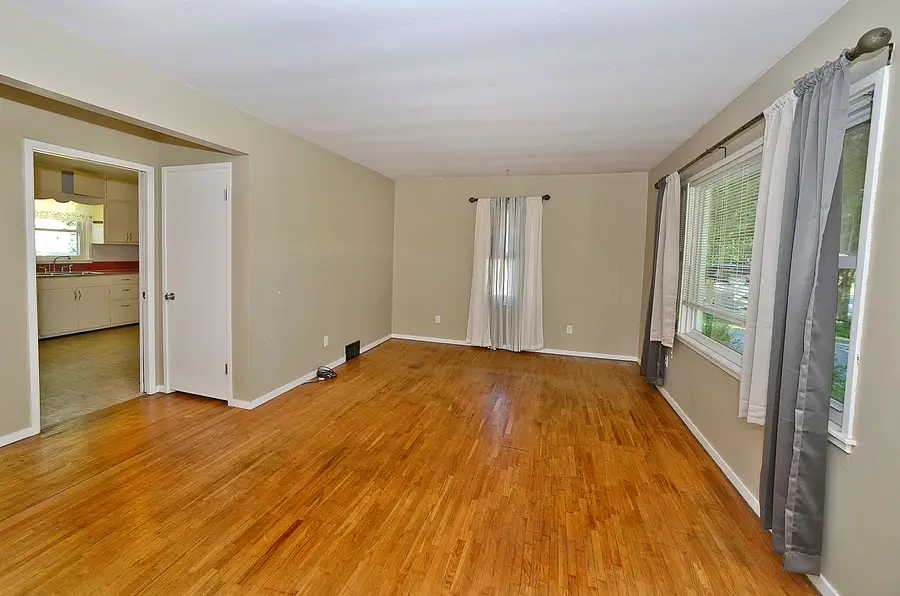 735 Sherwood Avenue, Ottawa, IL 61350 - #3
