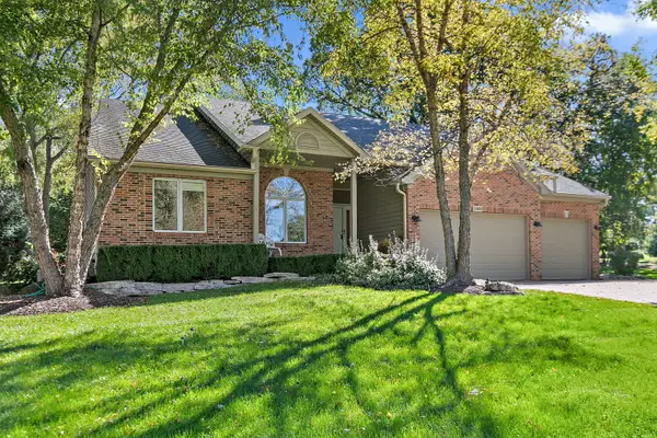 1000 Dakota Drive, Woodstock, IL 60098