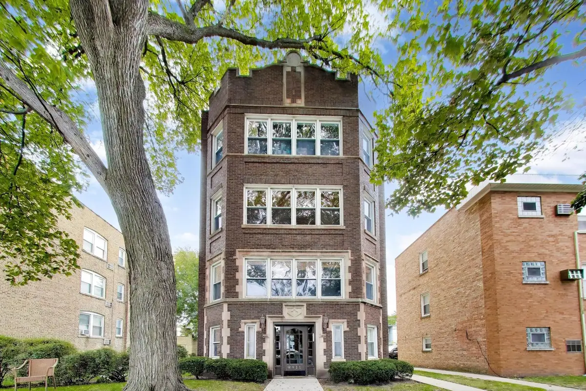 8911 Lamon Avenue #C, Skokie, IL 60077 - #1