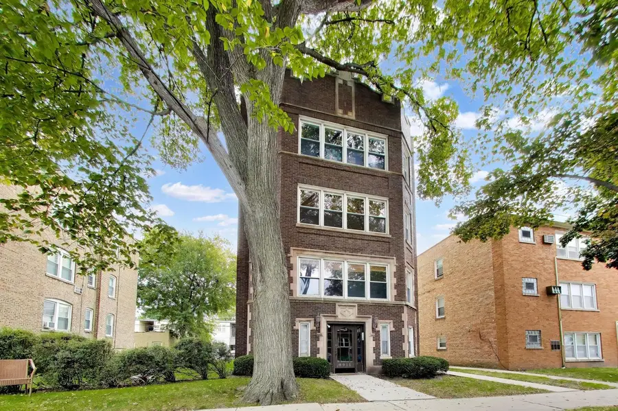 8911 Lamon Avenue #C, Skokie, IL 60077 - #2