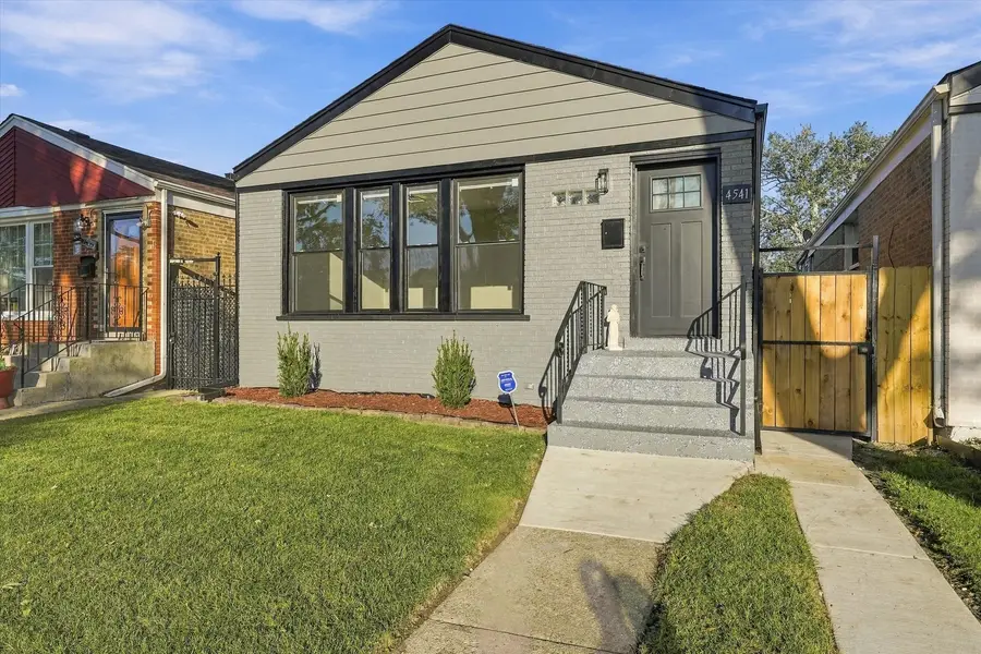 4541 S Leclaire Avenue, Chicago, IL 60638 - #3