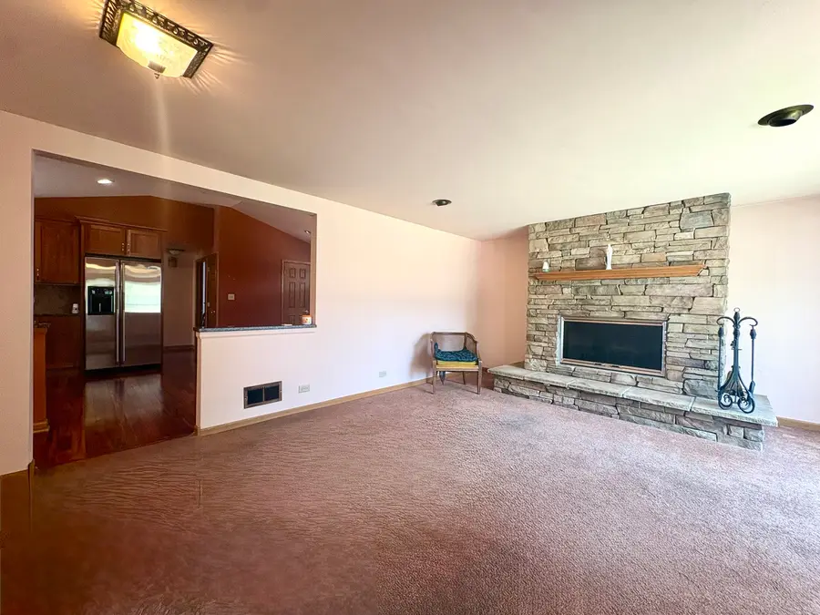 10206 S Fairfield Avenue, Chicago, IL 60655 - #3