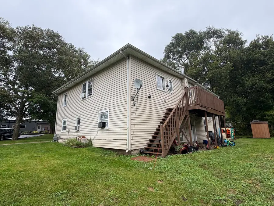 211 W Woodlawn Avenue, Hinckley, IL 60520 - #3